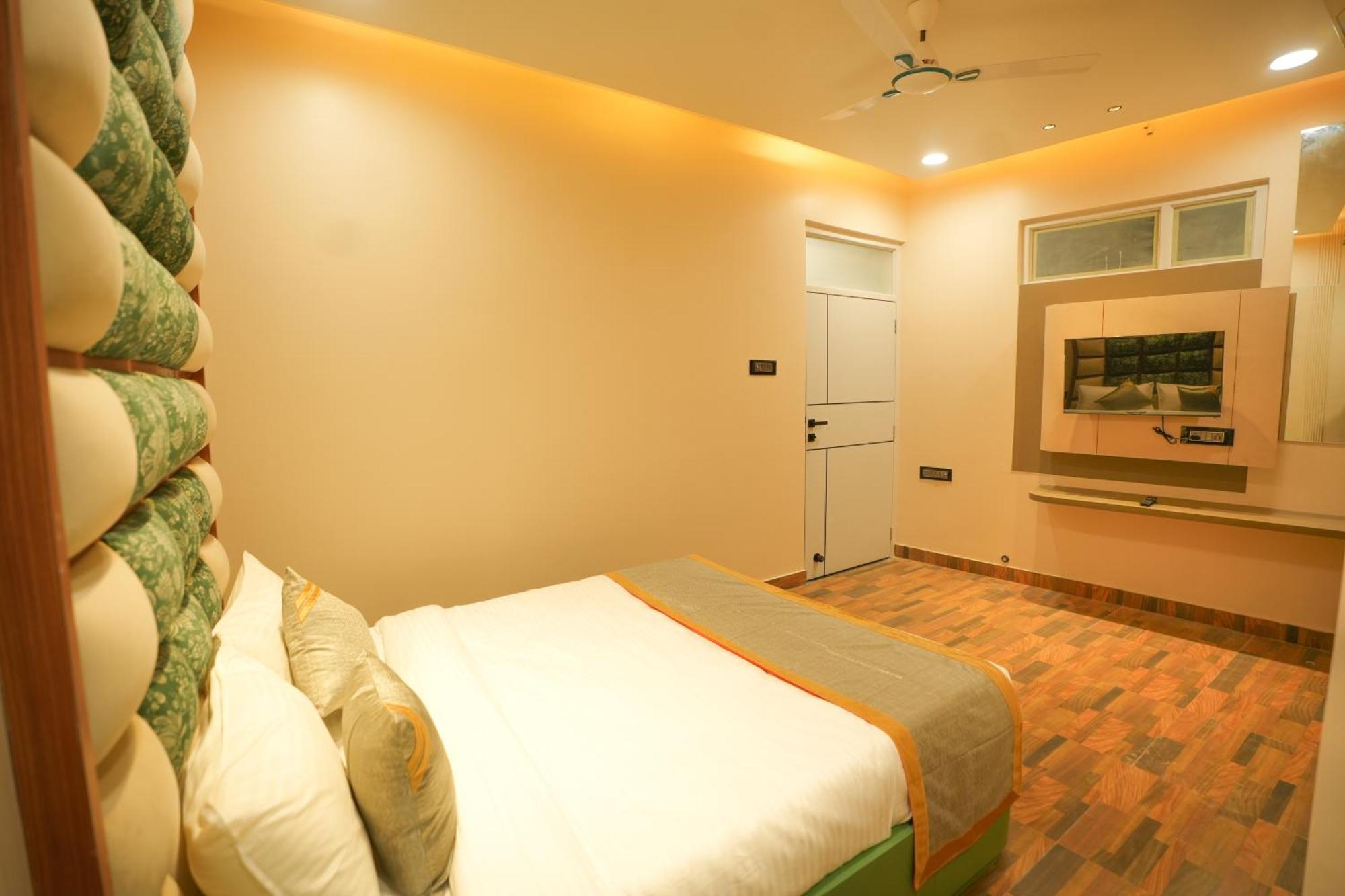 Dashrath Inn Near Ramjanmbhoomi Ayodhya 外观 照片